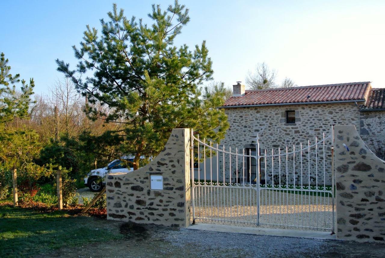 Les Epis Du Vent Bed & Breakfast Adilly Exterior foto